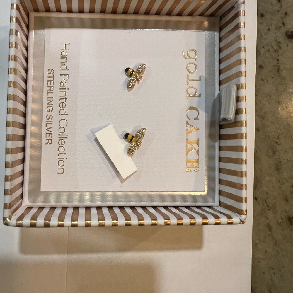 Gold Cale sterling silver bee earrings - Picture 3 of 3